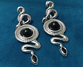 Siyah Taş Yılan Küpe